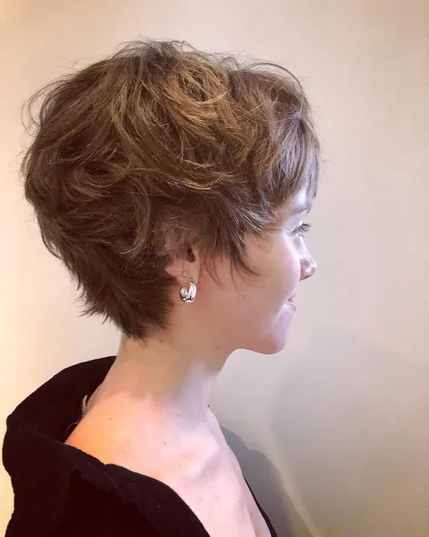 Voluminous Layered Long Pixie